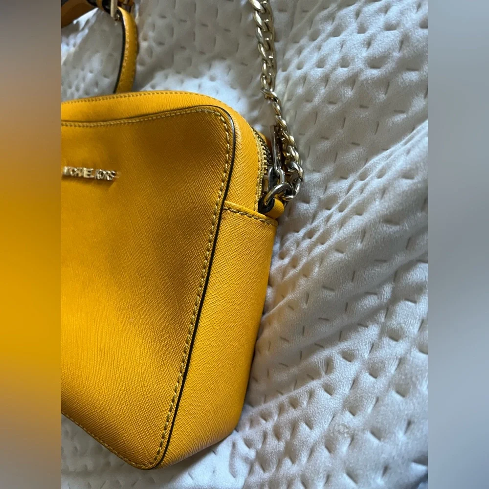 Michael Kors Jet Set Large Saffiano Leather Crossbody Bag - Picture 5 of 10